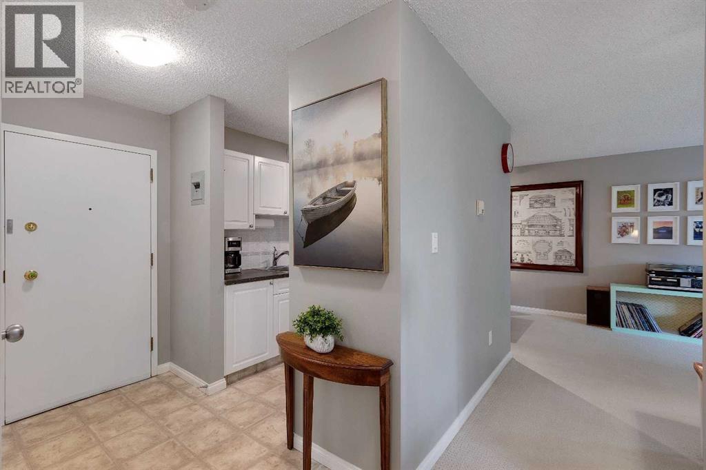 Single Family House for Sale in    Avenue SW Haysboro Calgary 