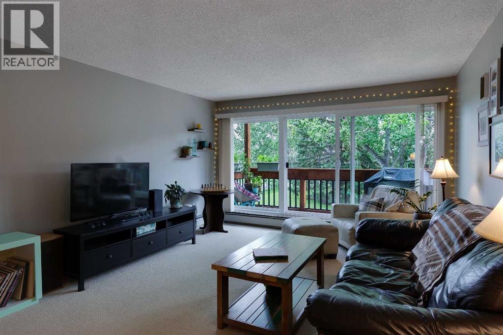 Single Family House for Sale in    Avenue SW Haysboro Calgary 