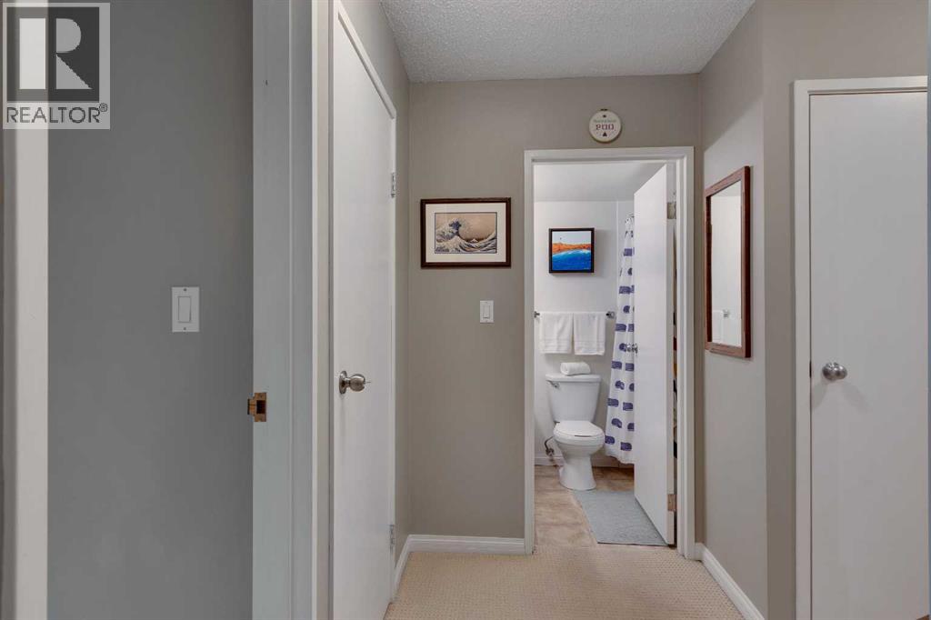 Single Family House for Sale in    Avenue SW Haysboro Calgary 