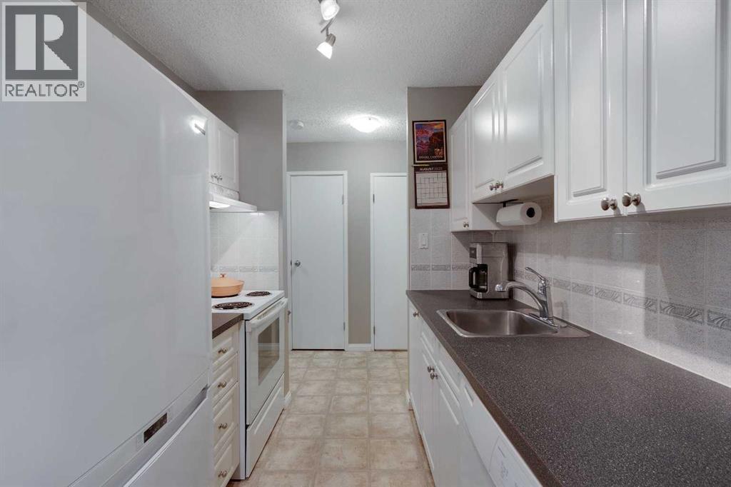 Single Family House for Sale in    Avenue SW Haysboro Calgary 