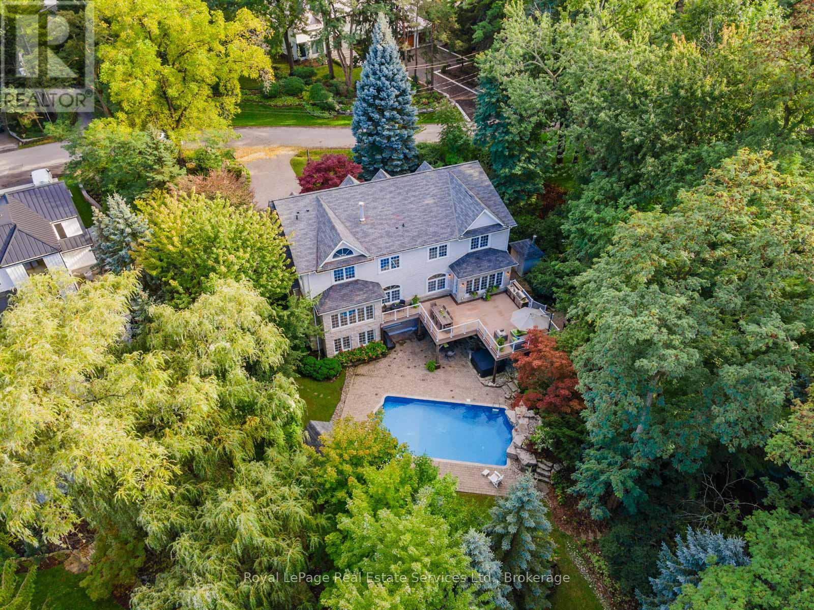 Photo 35 of 235 Lakewood Drive, Oakville ON