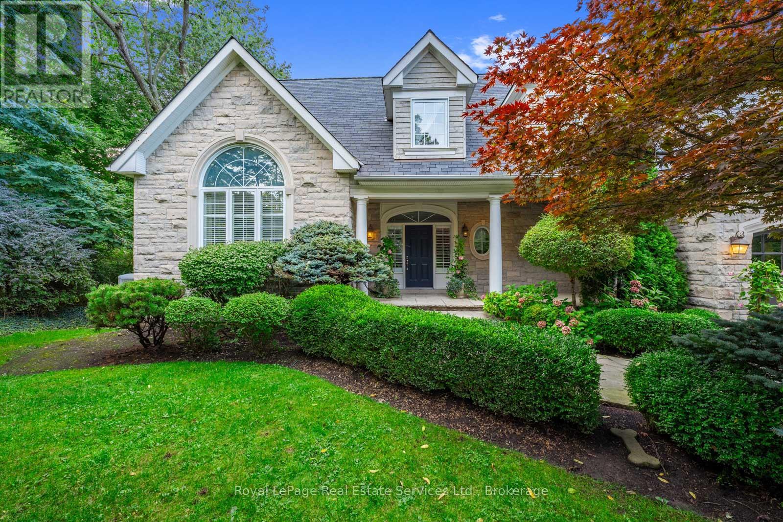 Photo 7 of 235 Lakewood Drive, Oakville ON