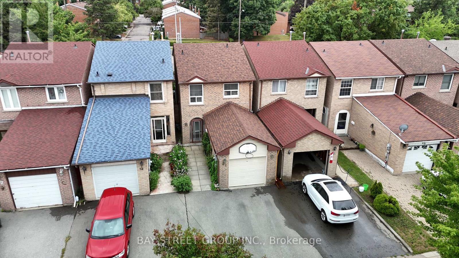 Photo 31 of 61 Mabley Crescent, Vaughan ON