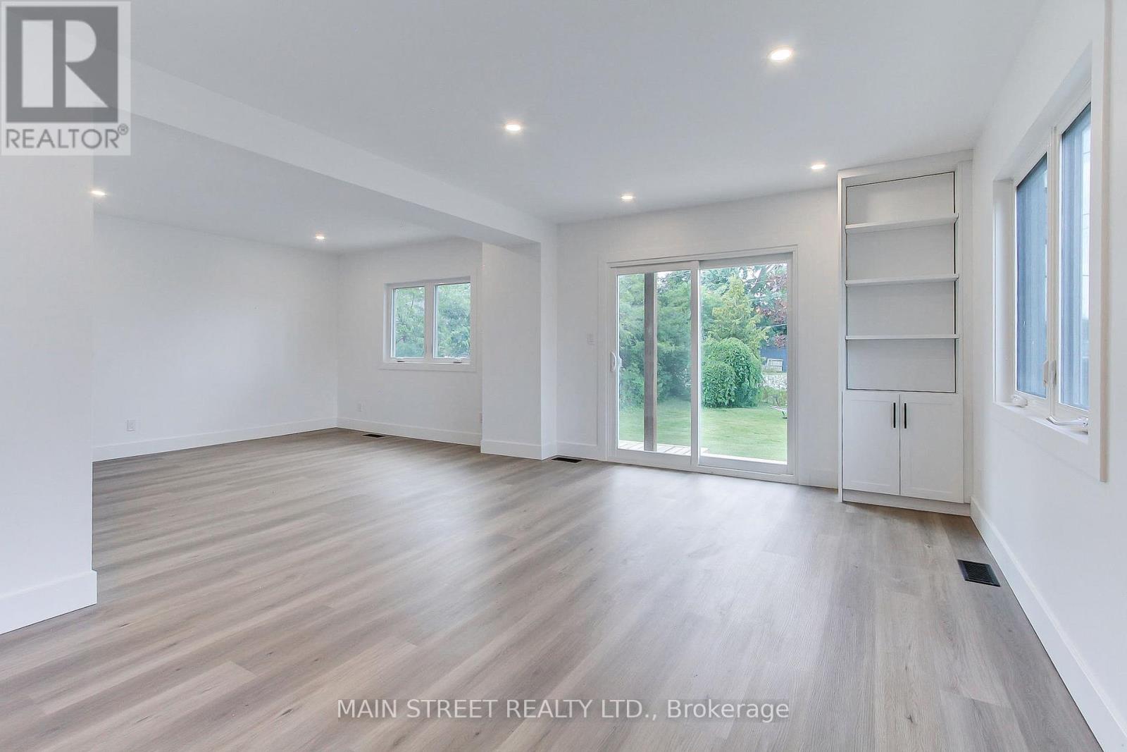 Photo 8 of 353 Pasadena Drive, Georgina ON