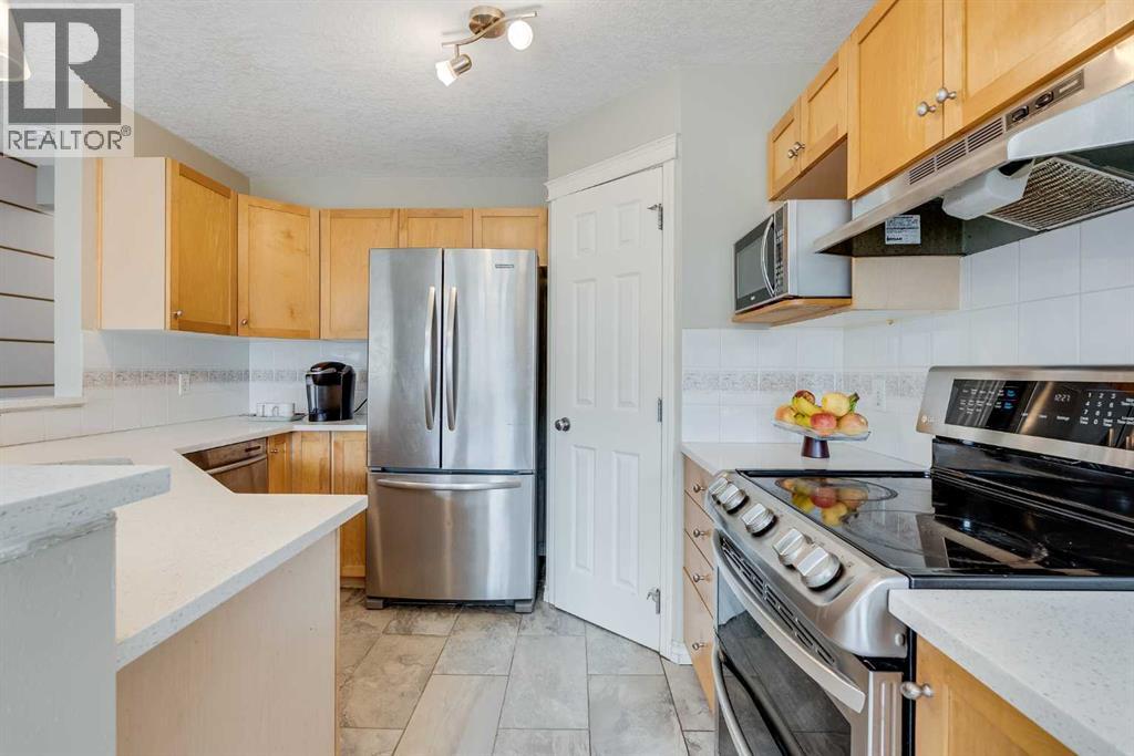Single Family House for Sale in  Eversyde Circle SW Evergreen Calgary 