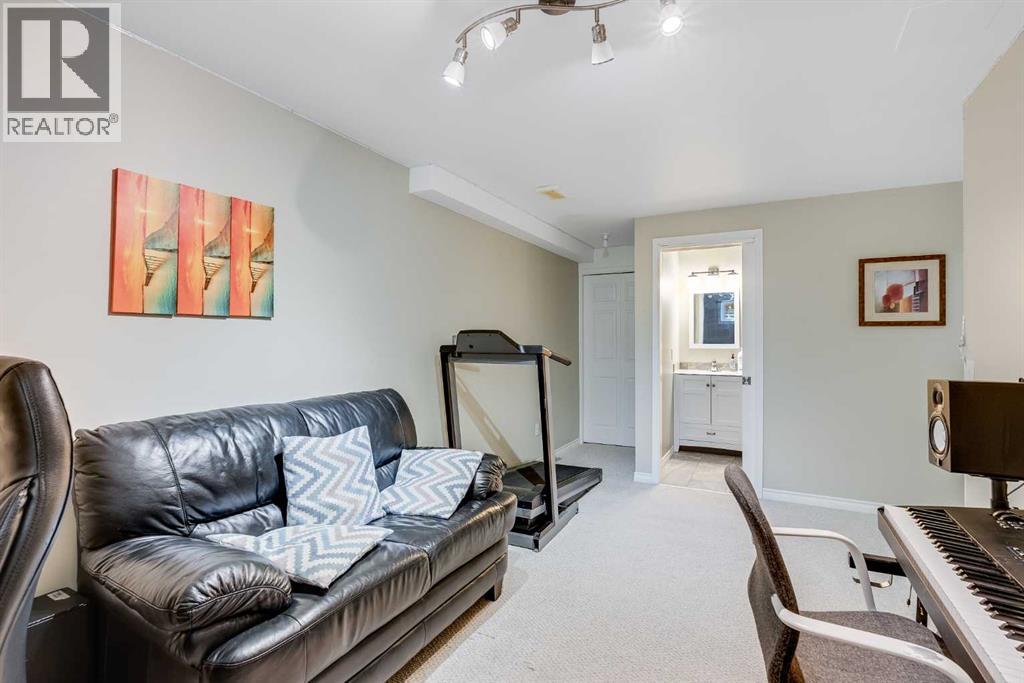 Single Family House for Sale in  Eversyde Circle SW Evergreen Calgary 
