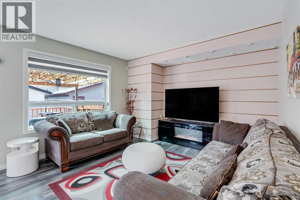 Single Family House for Sale in  Eversyde Circle SW Evergreen Calgary 