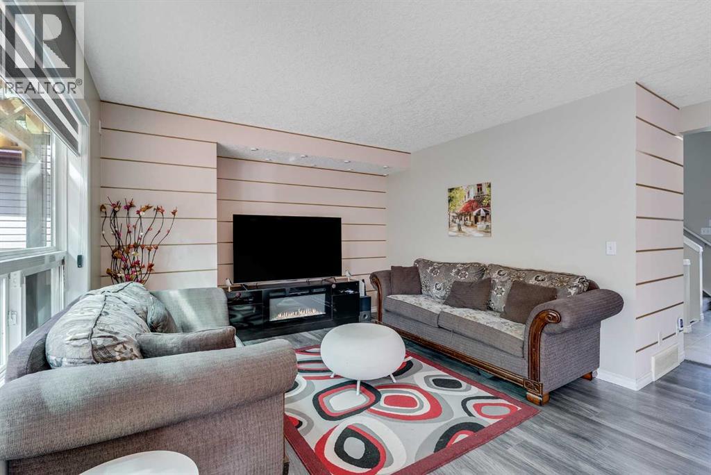 Single Family House for Sale in  Eversyde Circle SW Evergreen Calgary 