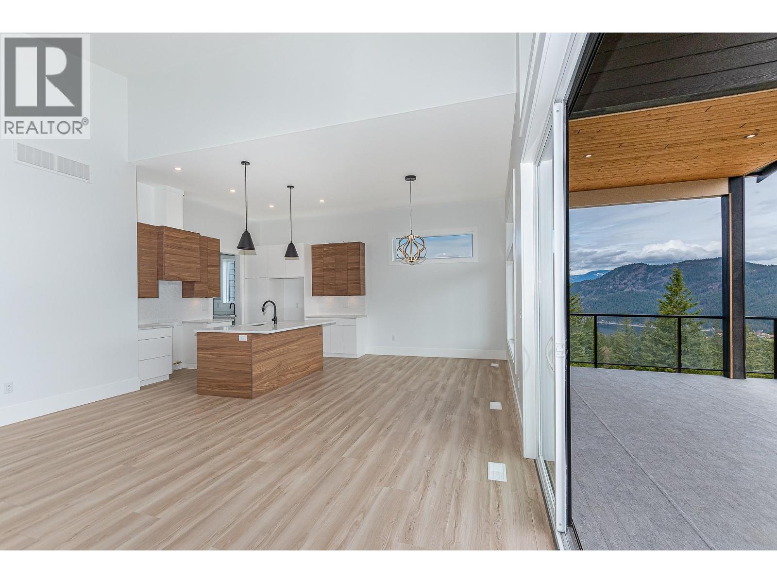 Photo 28 of 2506 Highlands Drive, Blind Bay BC