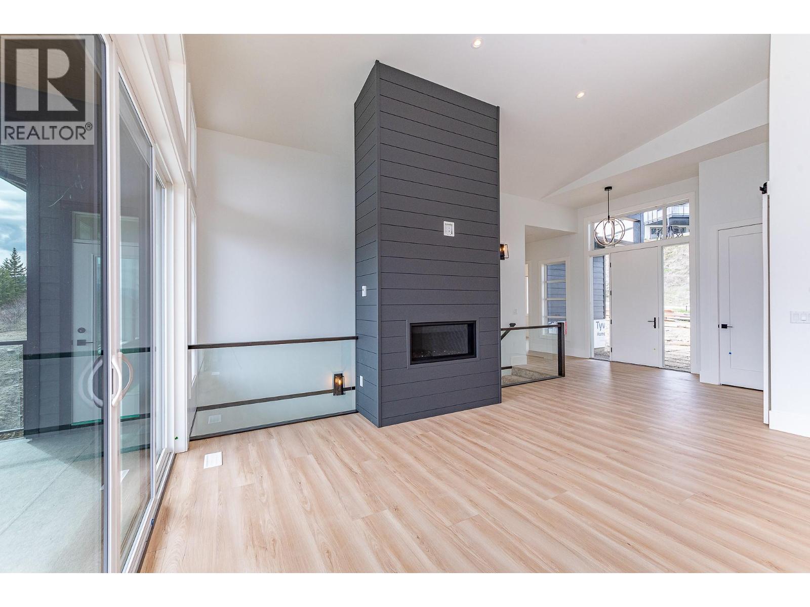 Photo 33 of 2506 Highlands Drive, Blind Bay BC