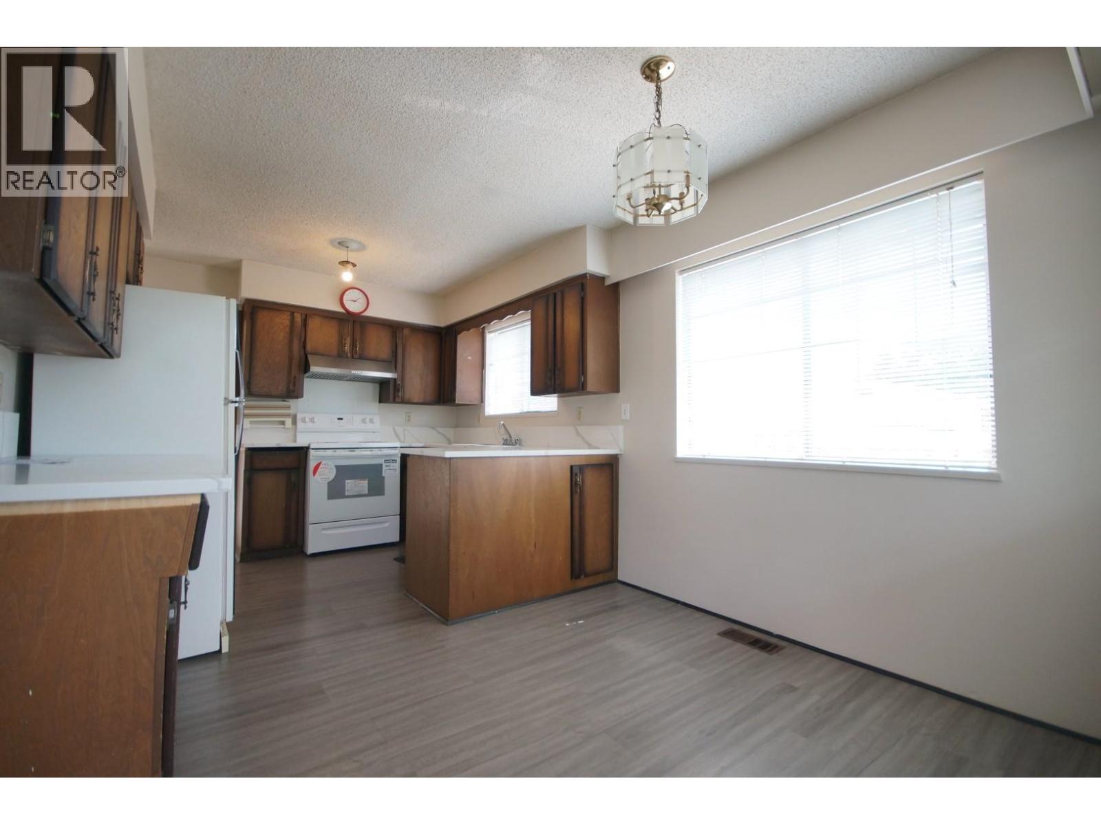 Photo 13 of 8411 Rideau Drive, Richmond BC