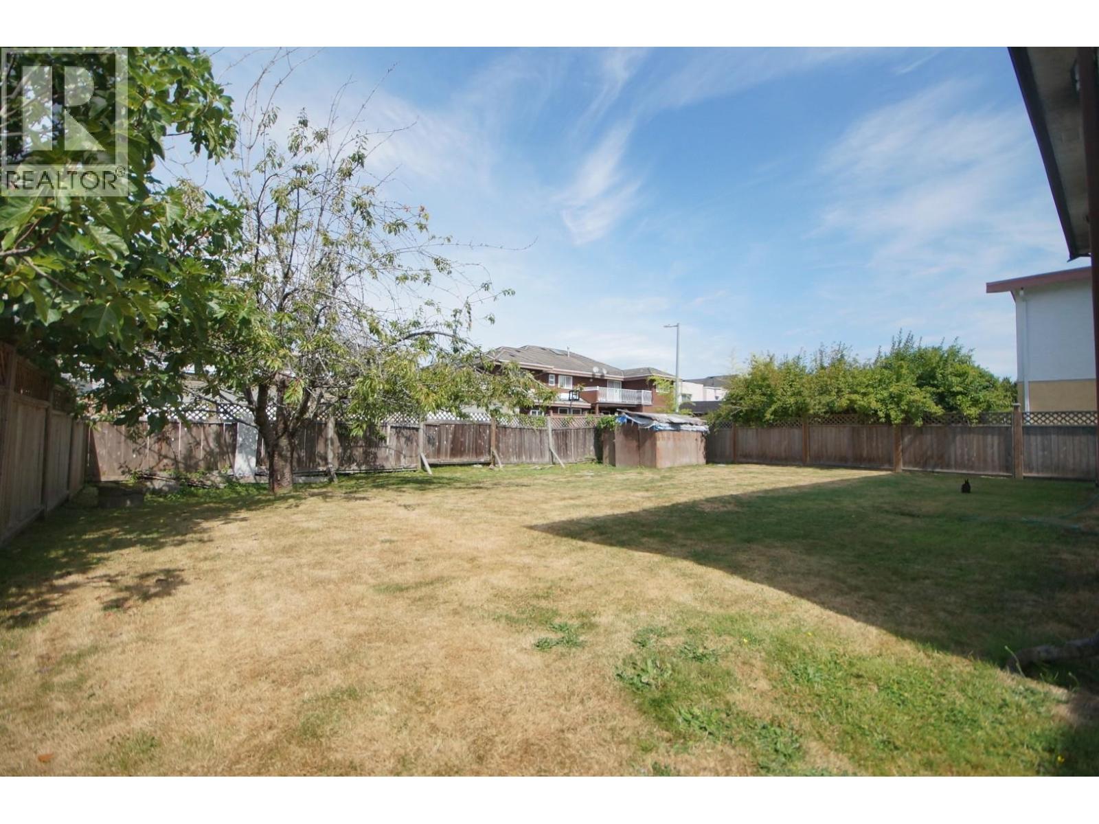 Photo 11 of 8411 Rideau Drive, Richmond BC