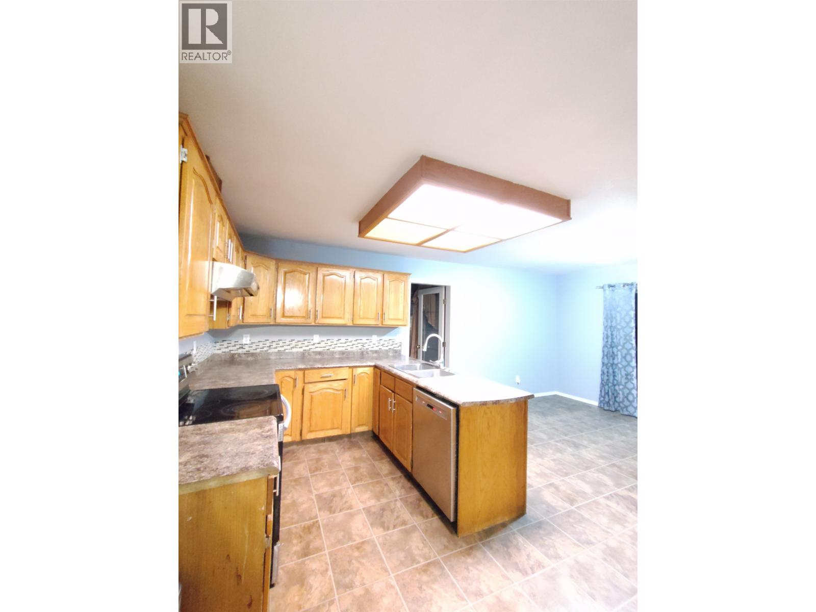 Photo 12 of 2916 Wayne Street, Prince George BC