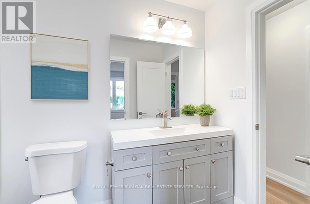 Photo 11 of 63 Fernwood Crescent, Hamilton ON