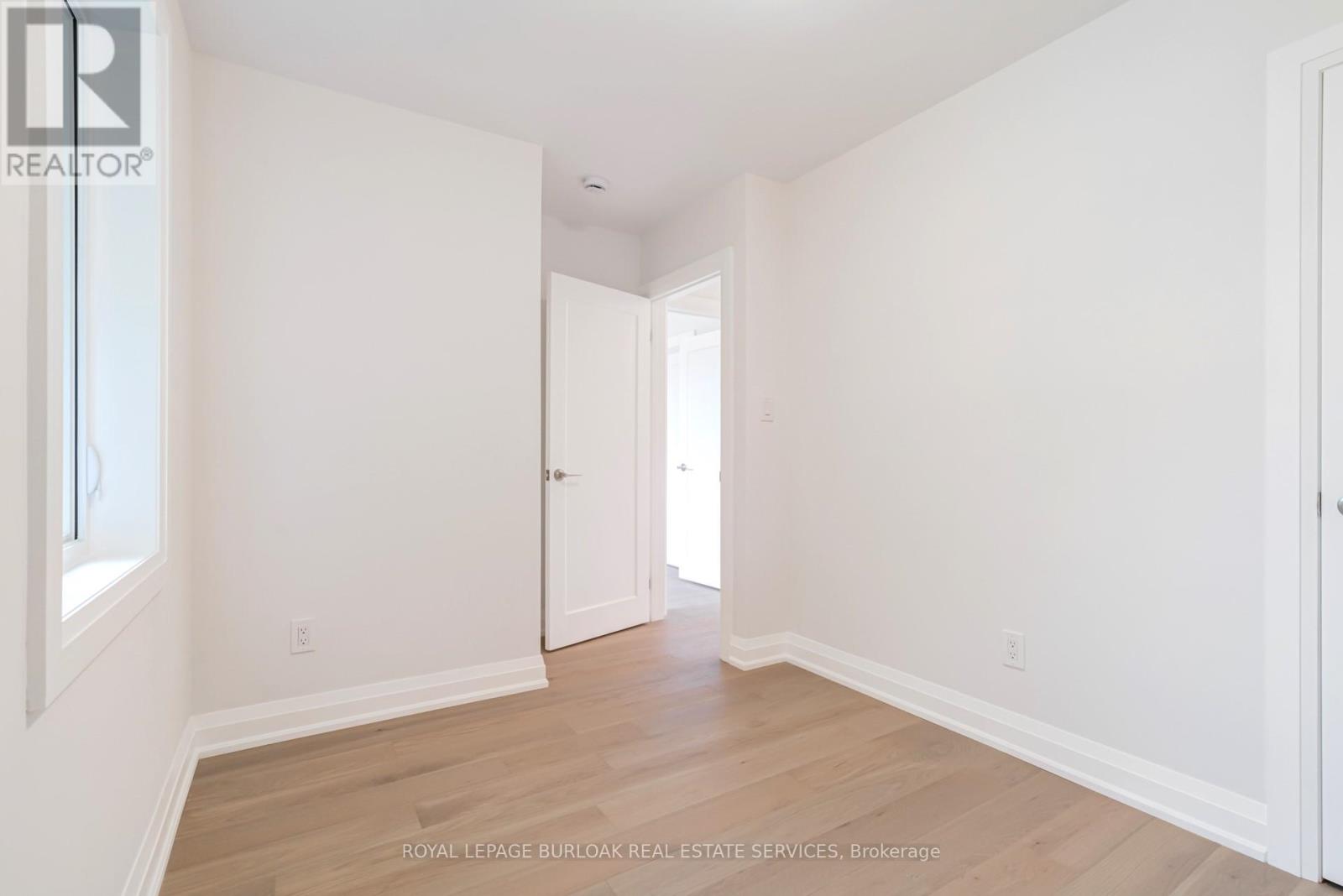Photo 16 of 63 Fernwood Crescent, Hamilton ON