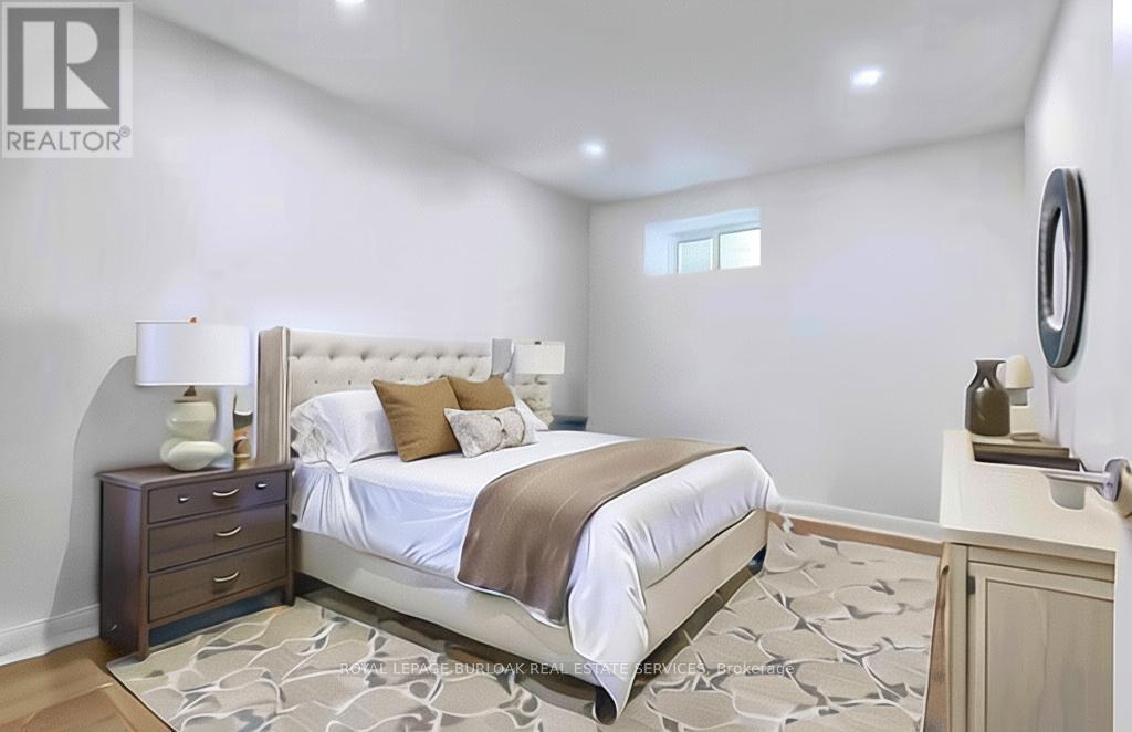 Photo 23 of 63 Fernwood Crescent, Hamilton ON
