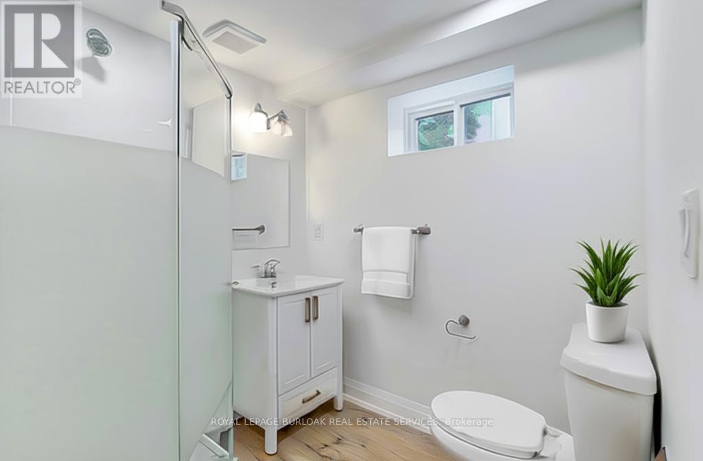 Photo 27 of 63 Fernwood Crescent, Hamilton ON