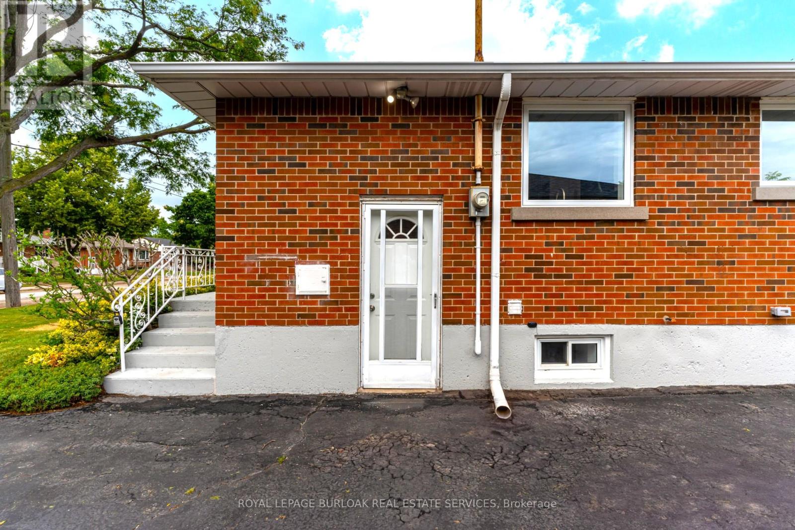 Photo 29 of 63 Fernwood Crescent, Hamilton ON