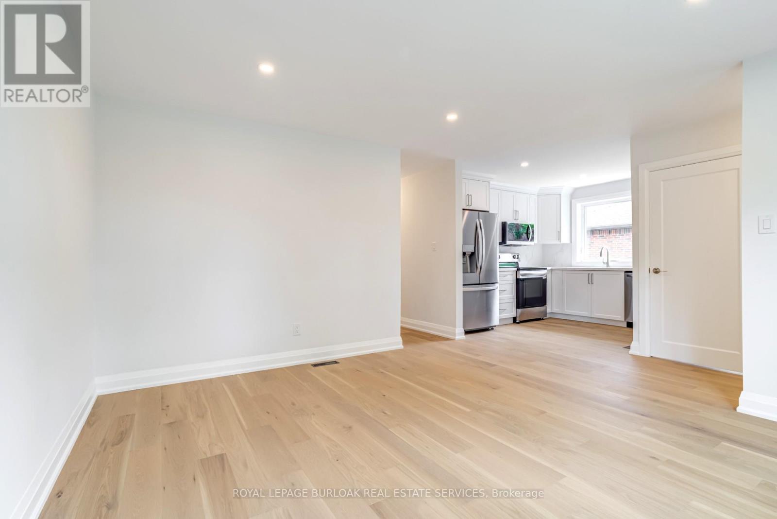 Photo 4 of 63 Fernwood Crescent, Hamilton ON