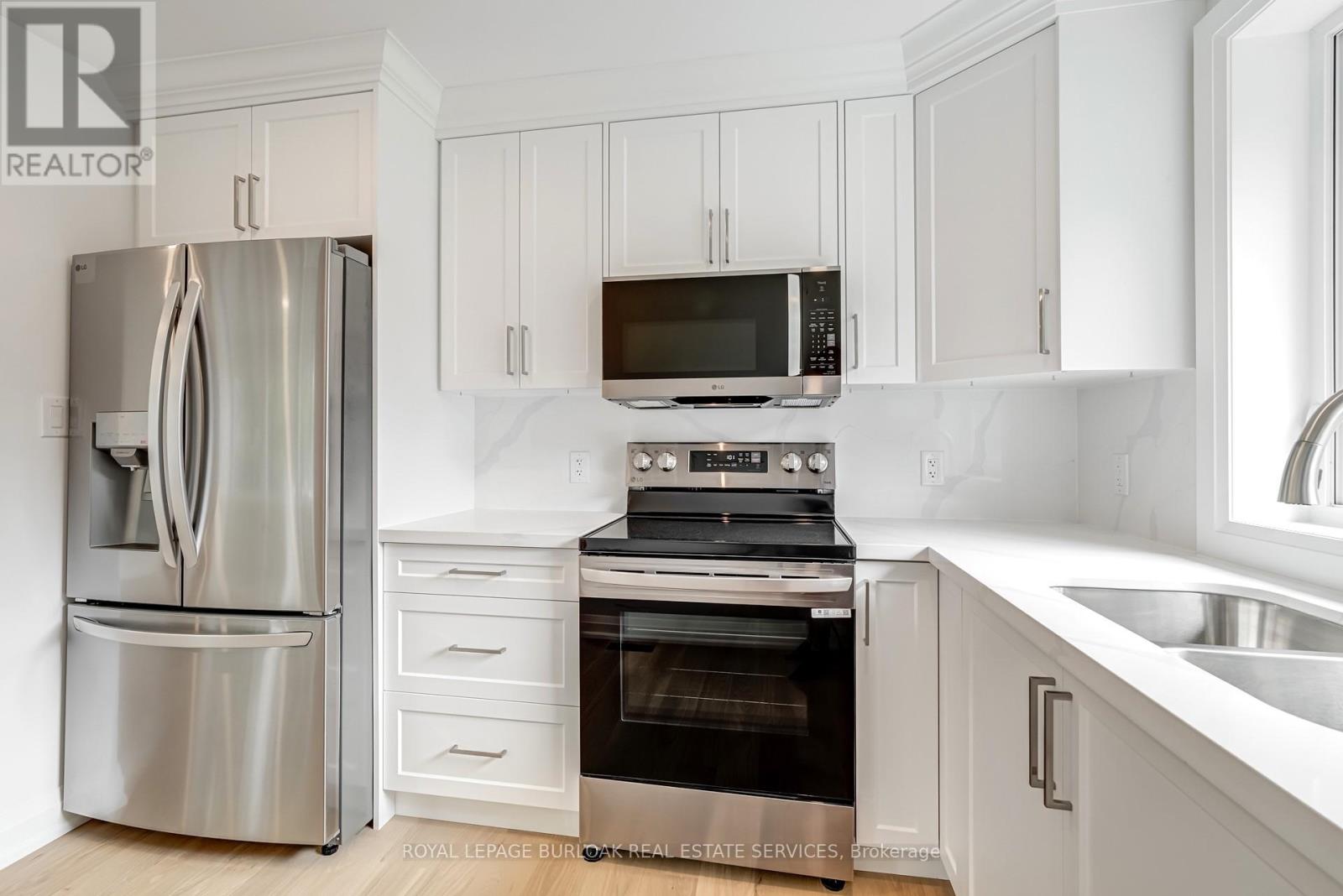 Photo 7 of 63 Fernwood Crescent, Hamilton ON