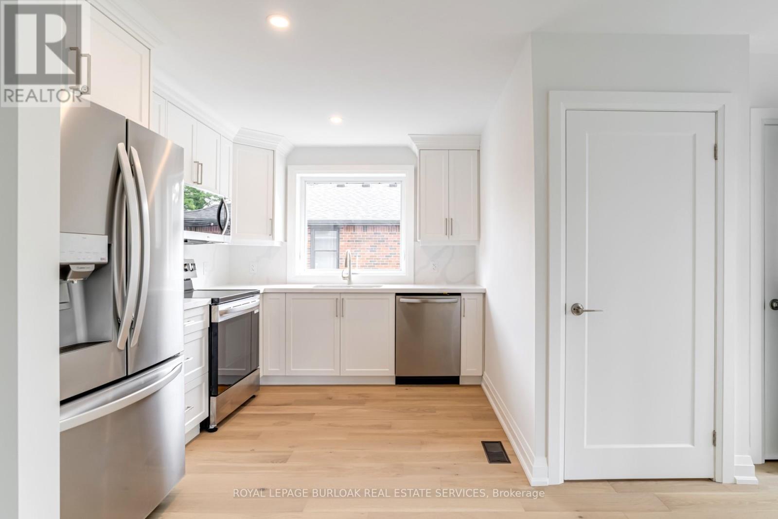 Photo 8 of 63 Fernwood Crescent, Hamilton ON