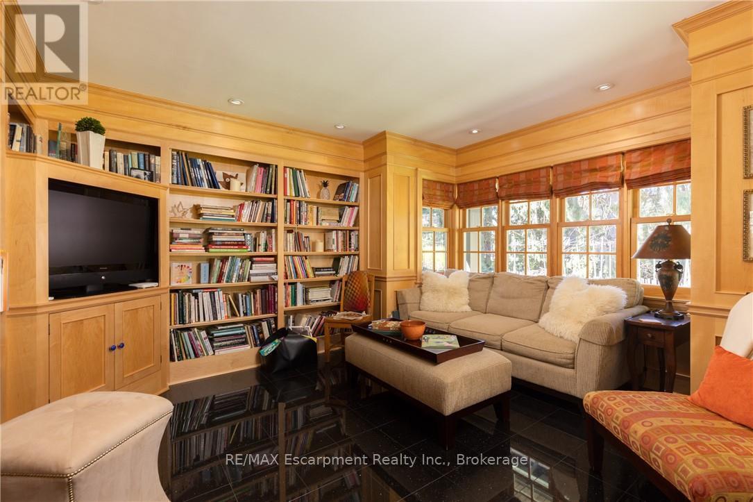 Photo 23 of 2055 Lakeshore Road E, Oakville ON