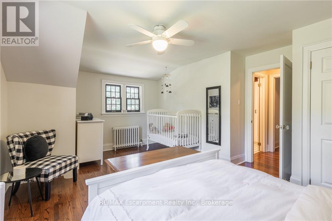 Photo 8 of 2055 Lakeshore Road E, Oakville ON