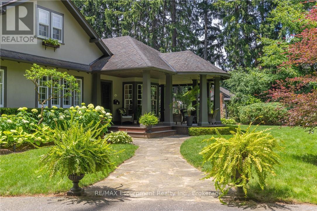 Photo 5 of 2055 Lakeshore Road E, Oakville ON