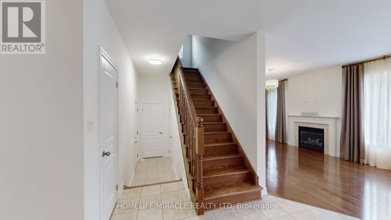 Photo 12 of 101 George Robinson Drive, Brampton ON