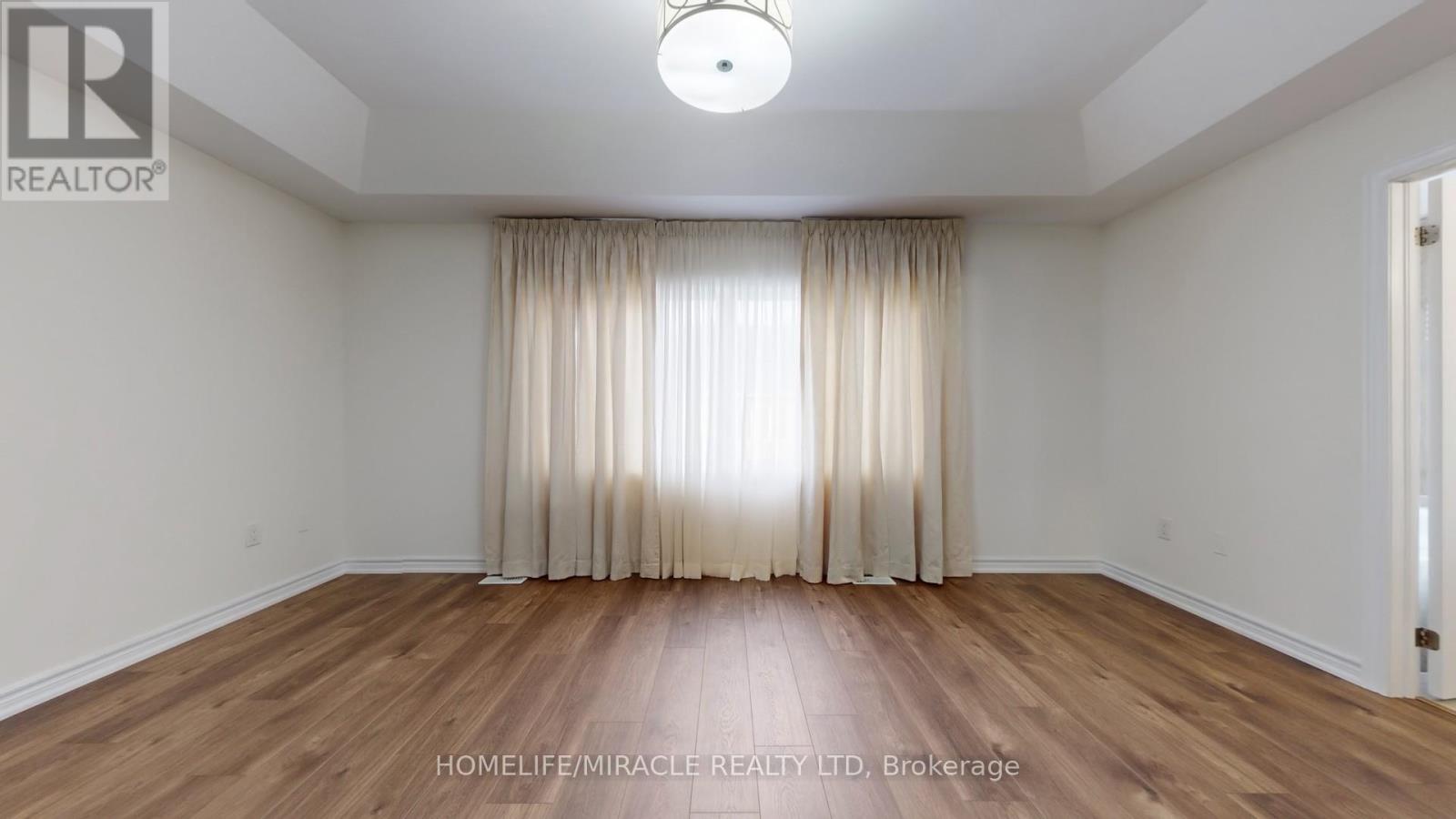 Photo 15 of 101 George Robinson Drive, Brampton ON