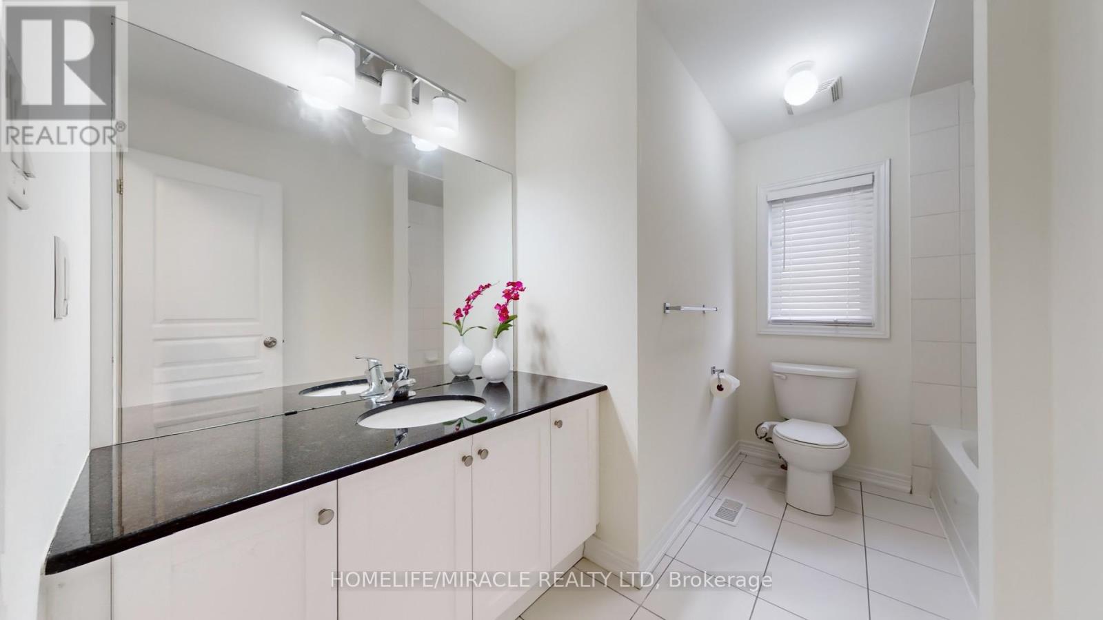 Photo 27 of 101 George Robinson Drive, Brampton ON