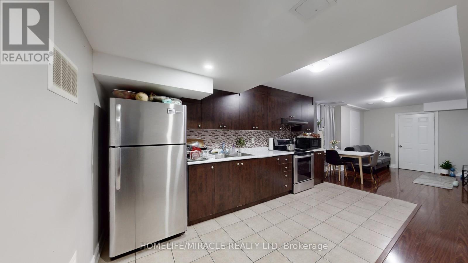 Photo 31 of 101 George Robinson Drive, Brampton ON