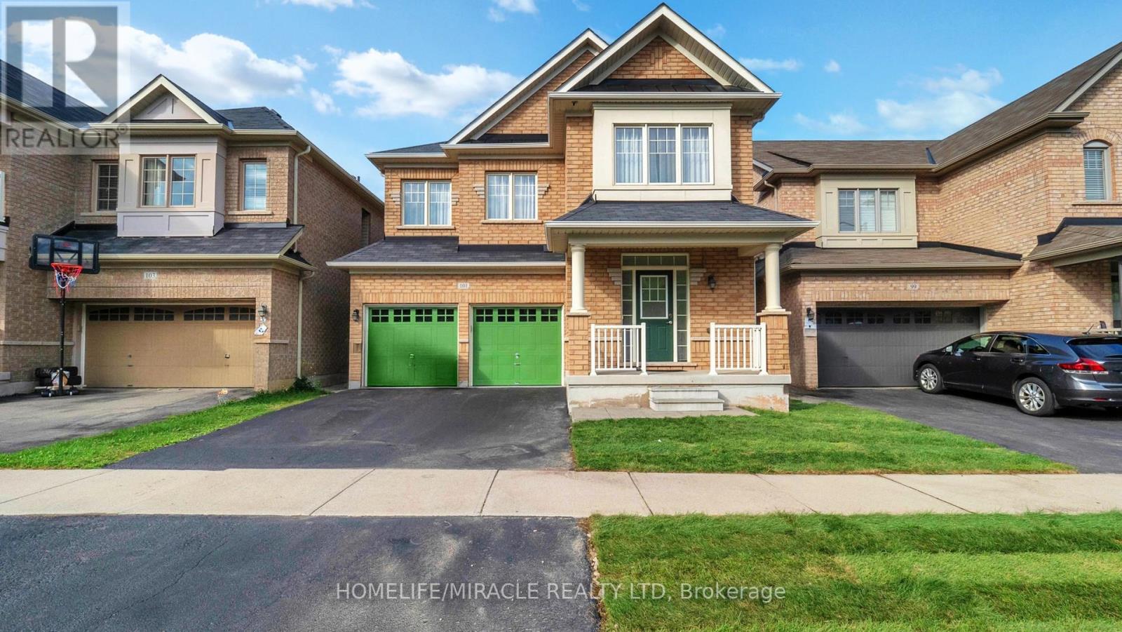 Photo 3 of 101 George Robinson Drive, Brampton ON