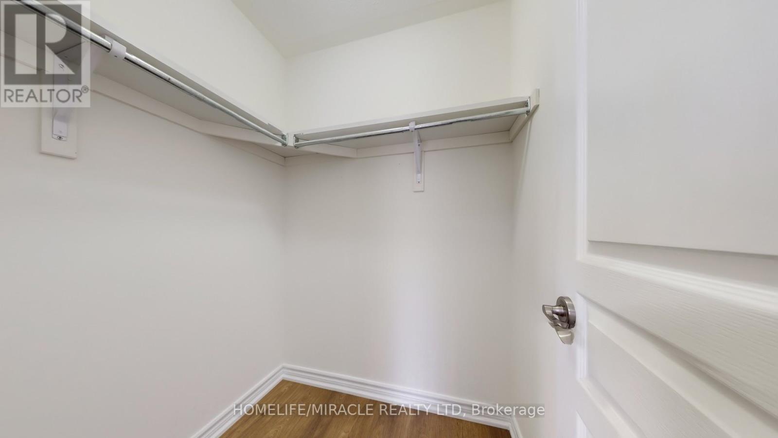 Photo 24 of 101 George Robinson Drive, Brampton ON