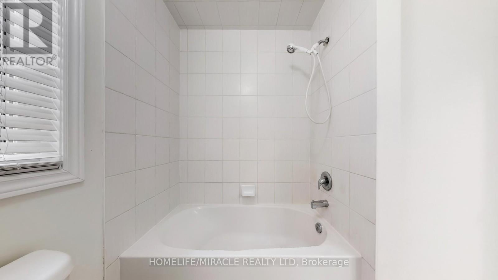 Photo 28 of 101 George Robinson Drive, Brampton ON