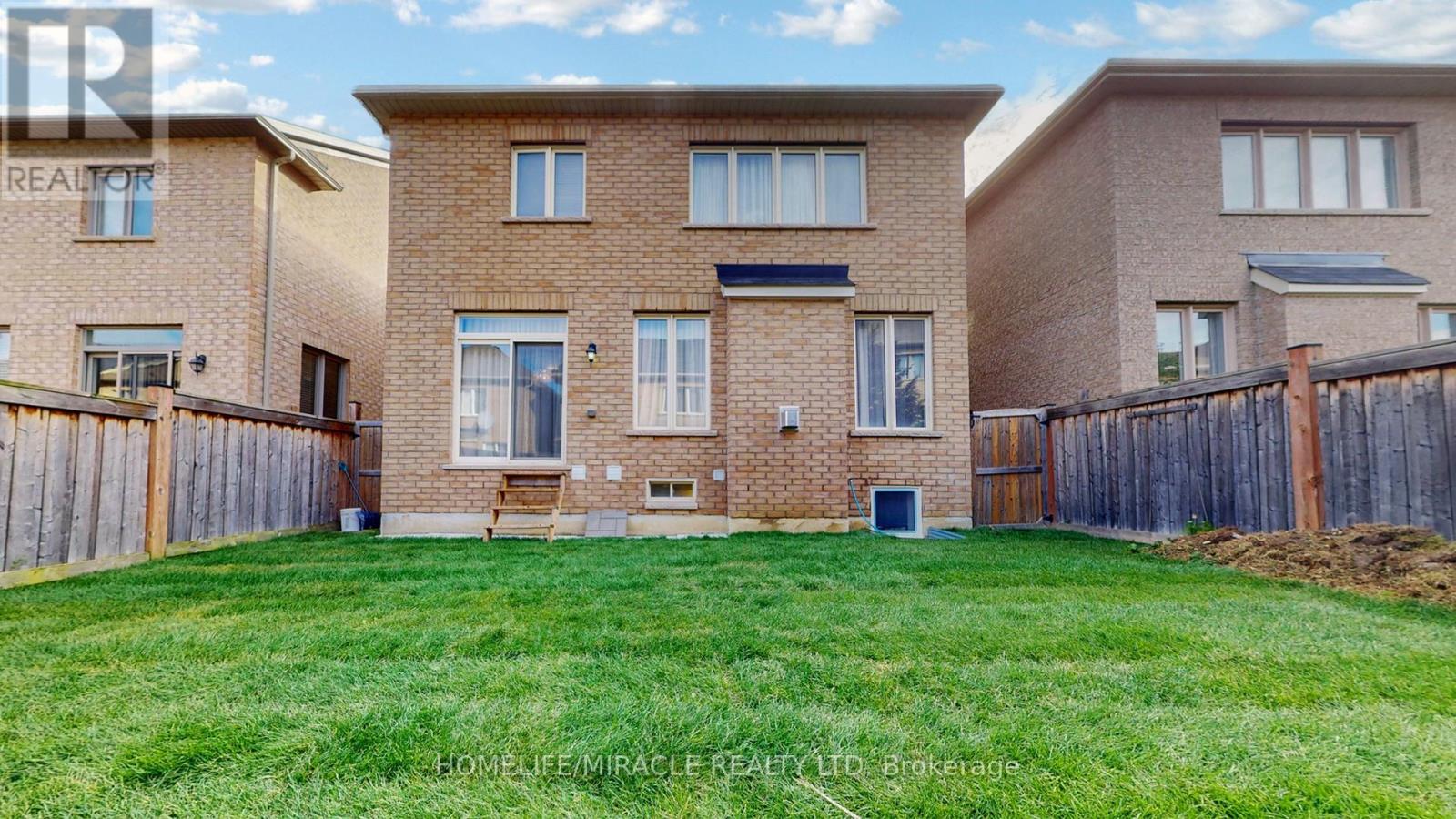 Photo 41 of 101 George Robinson Drive, Brampton ON