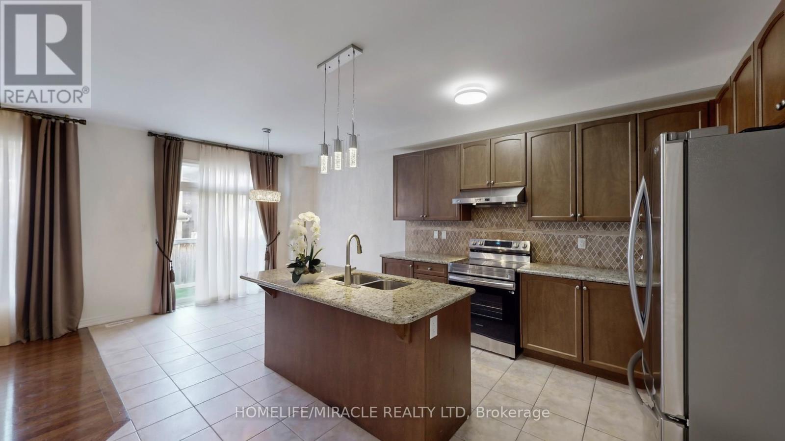 Photo 8 of 101 George Robinson Drive, Brampton ON