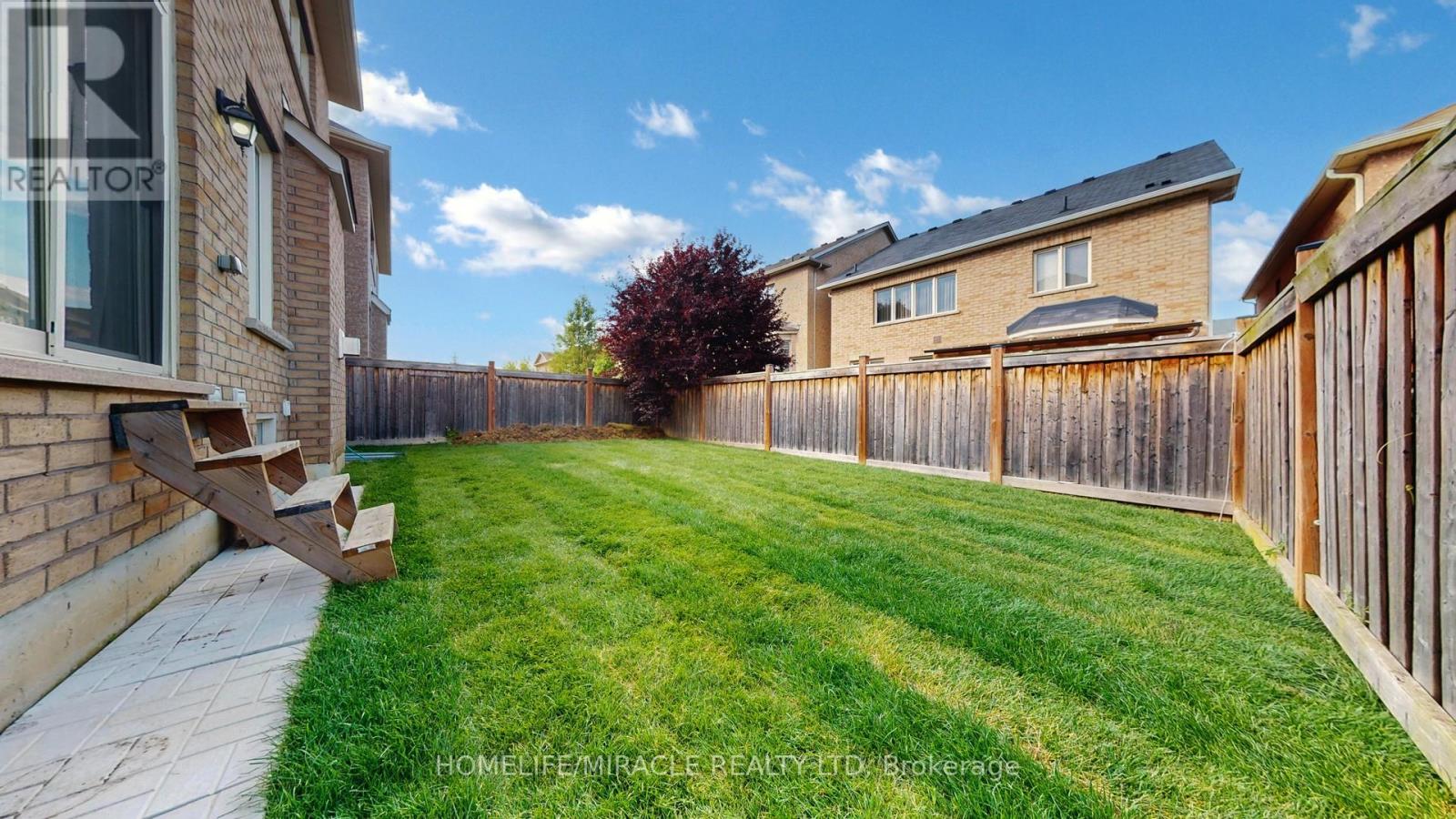 Photo 40 of 101 George Robinson Drive, Brampton ON