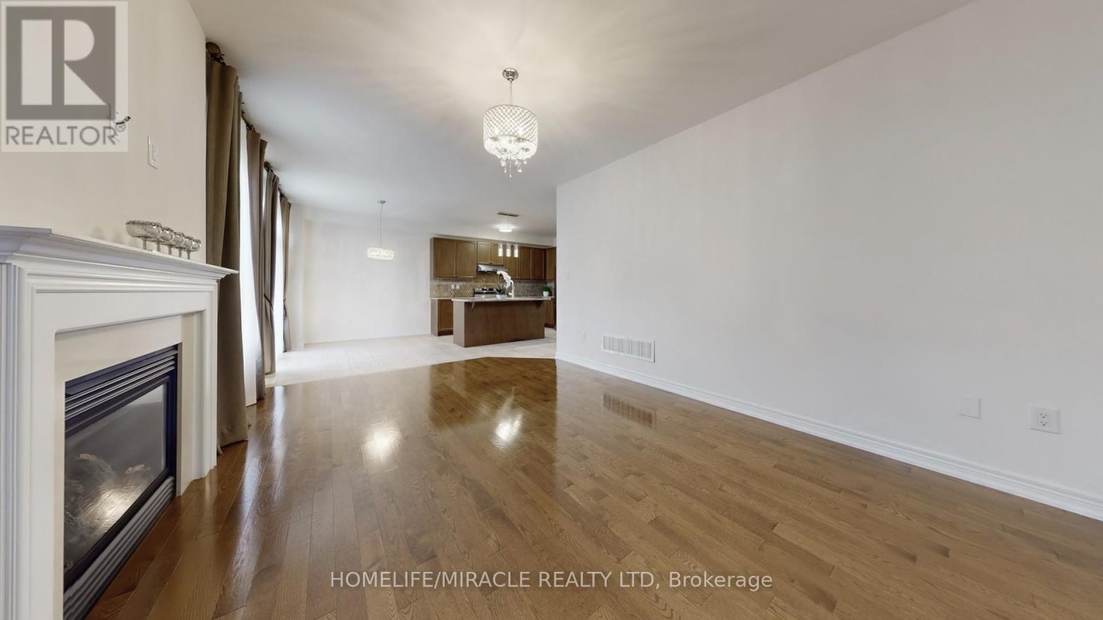 Photo 7 of 101 George Robinson Drive, Brampton ON