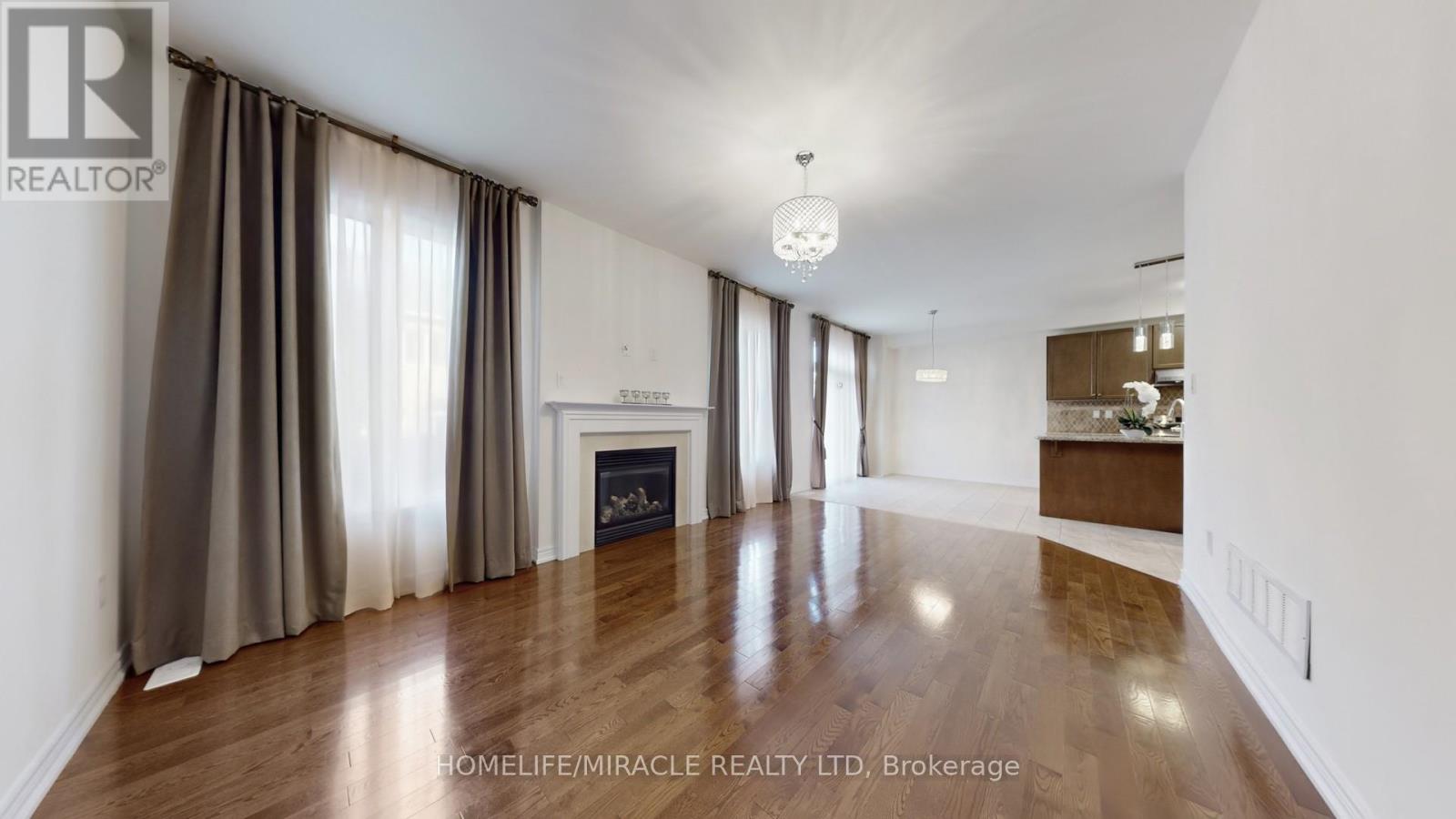 Photo 6 of 101 George Robinson Drive, Brampton ON
