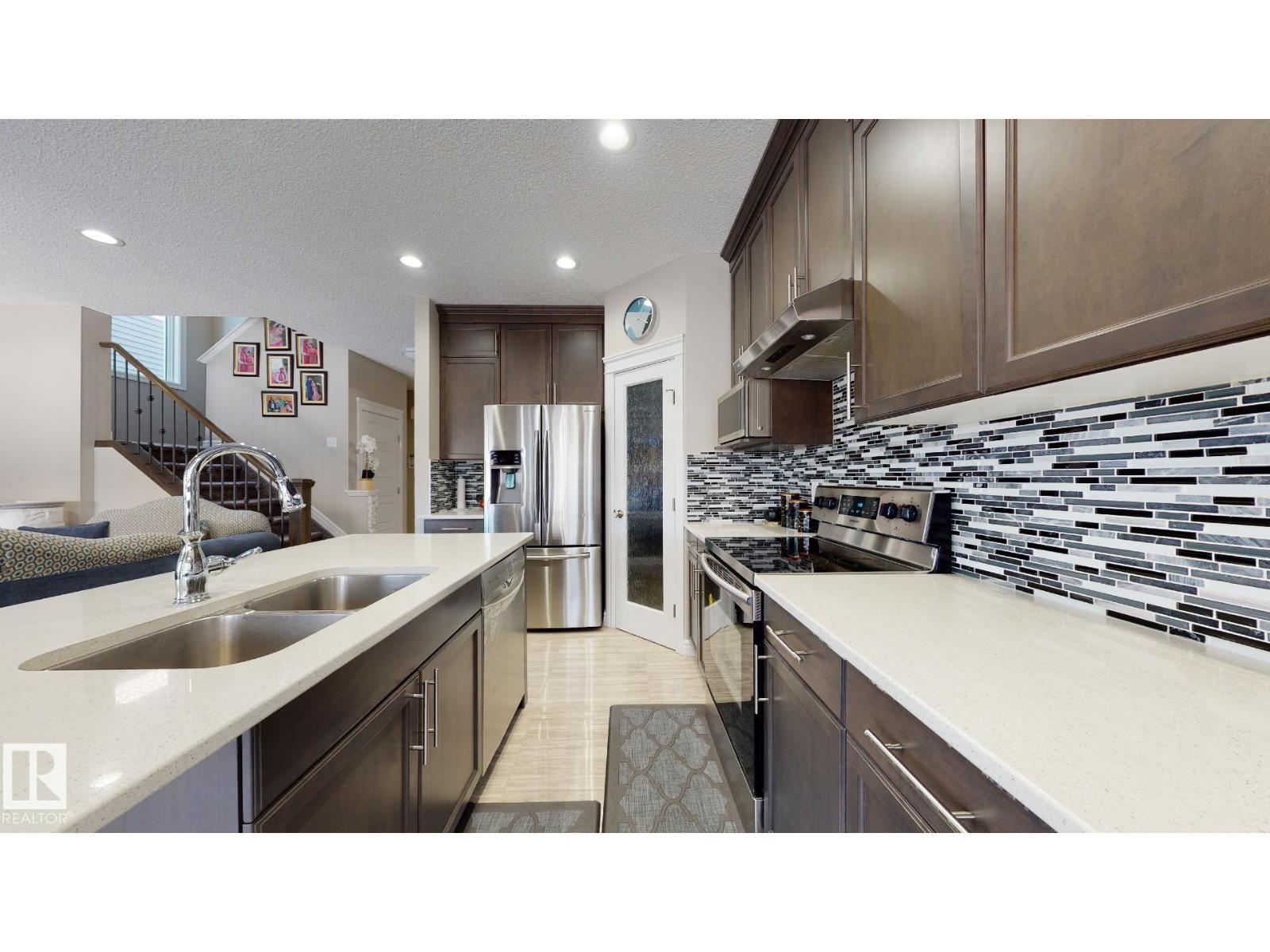 Photo 11 of 8716 Carson Wy Sw, Edmonton AB