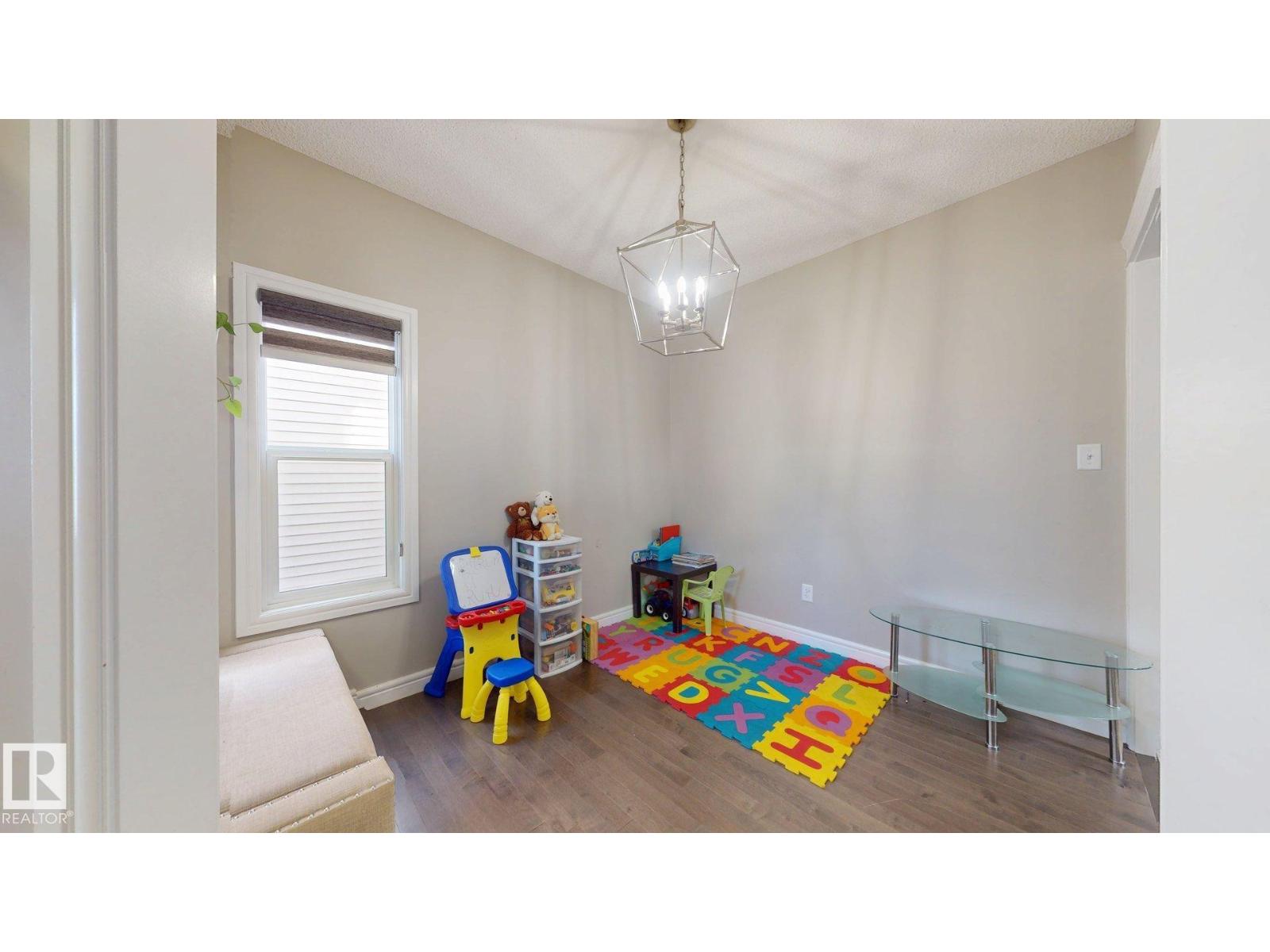 Photo 18 of 8716 Carson Wy Sw, Edmonton AB