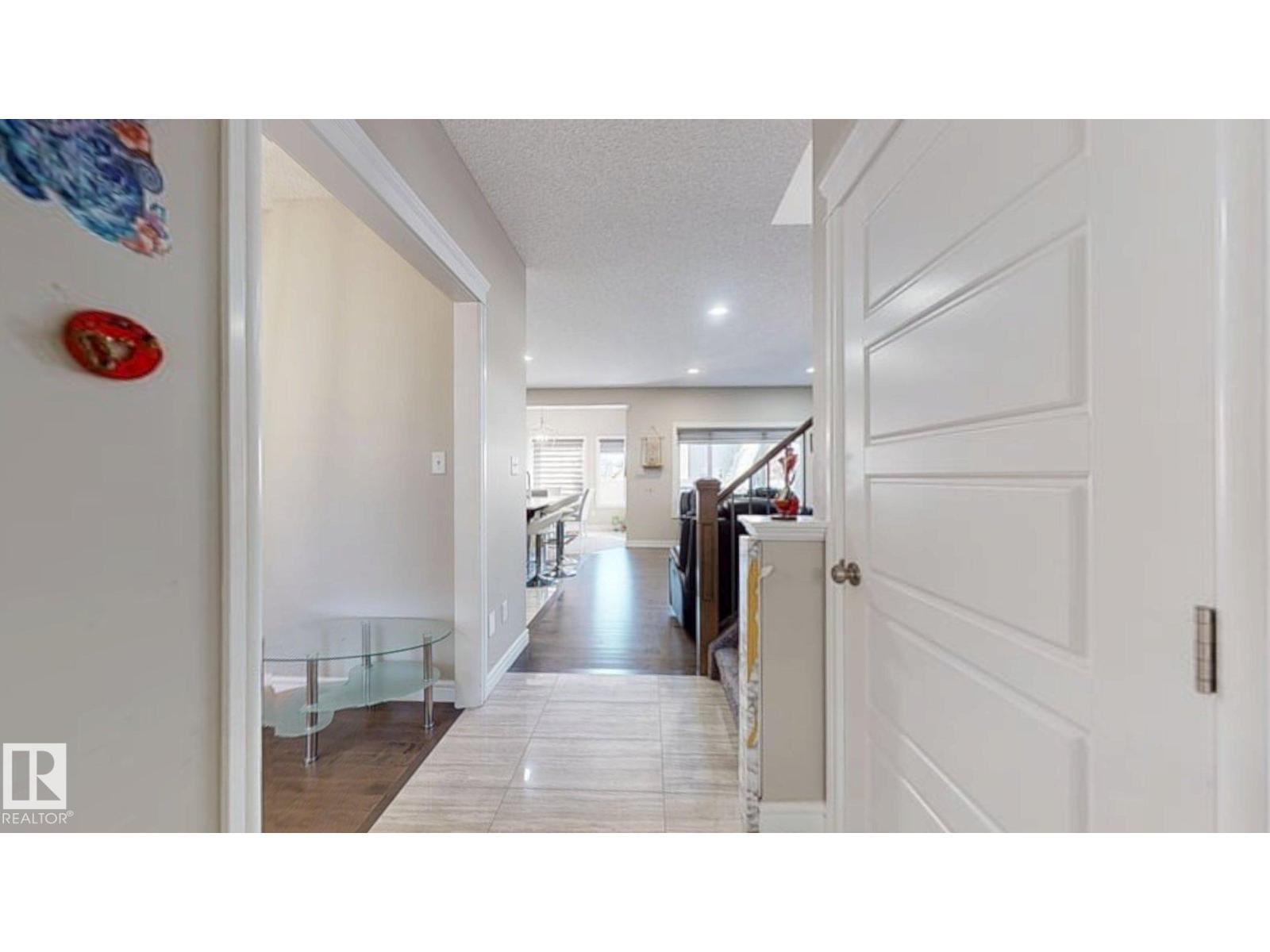 Photo 9 of 8716 Carson Wy Sw, Edmonton AB
