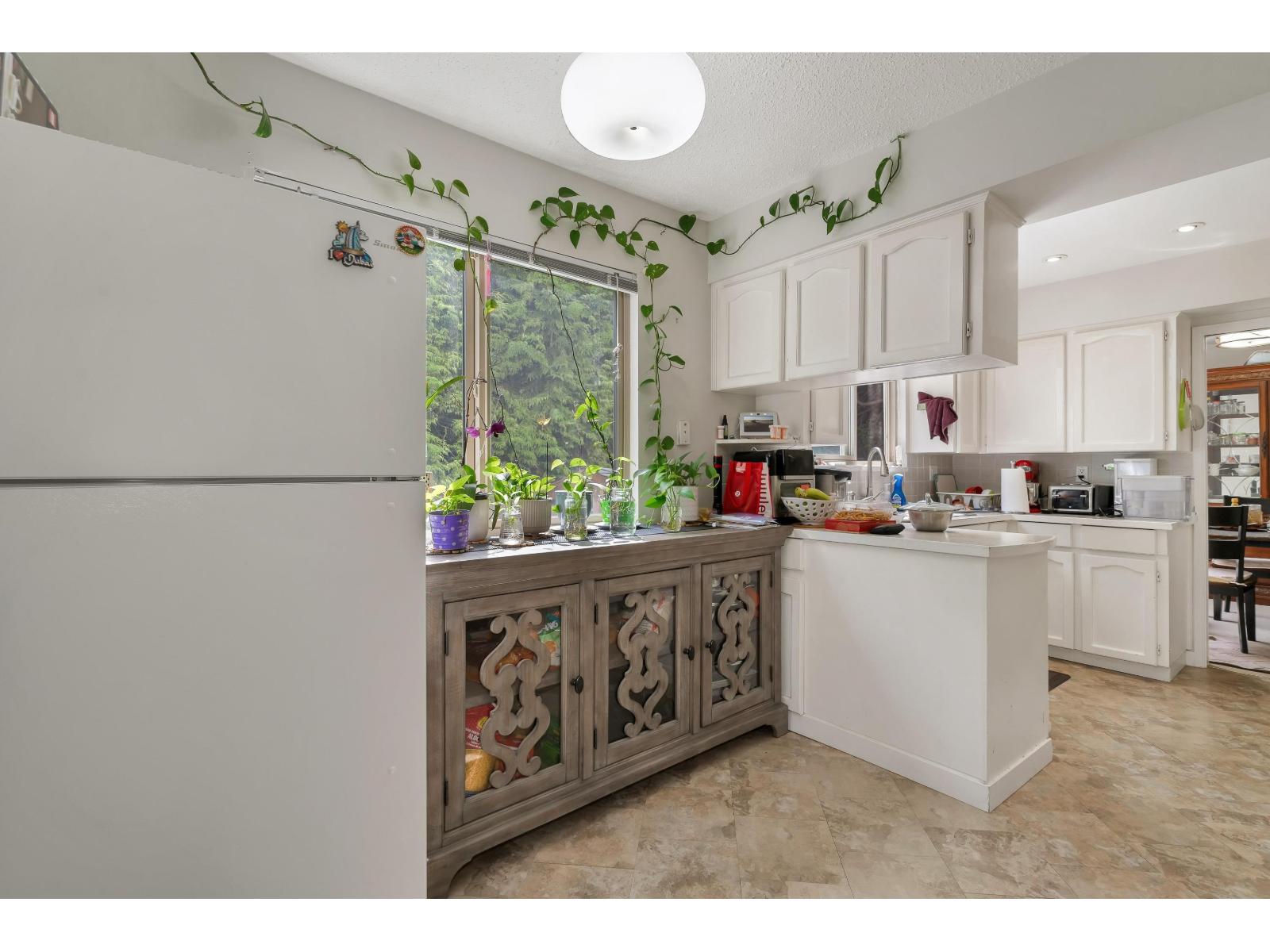 Photo 11 of 11196 Monroe Drive, Delta BC