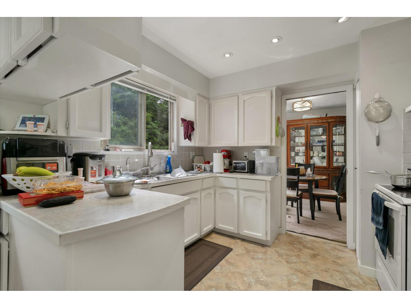 Photo 10 of 11196 Monroe Drive, Delta BC