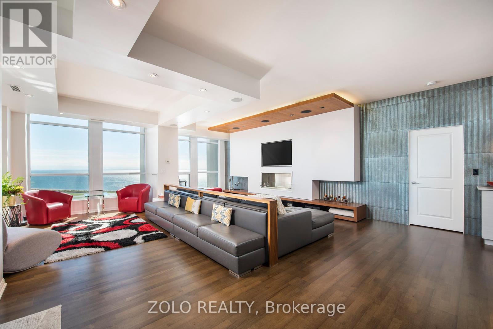Photo 4 of 3403 628 Fleet Street, Toronto ON