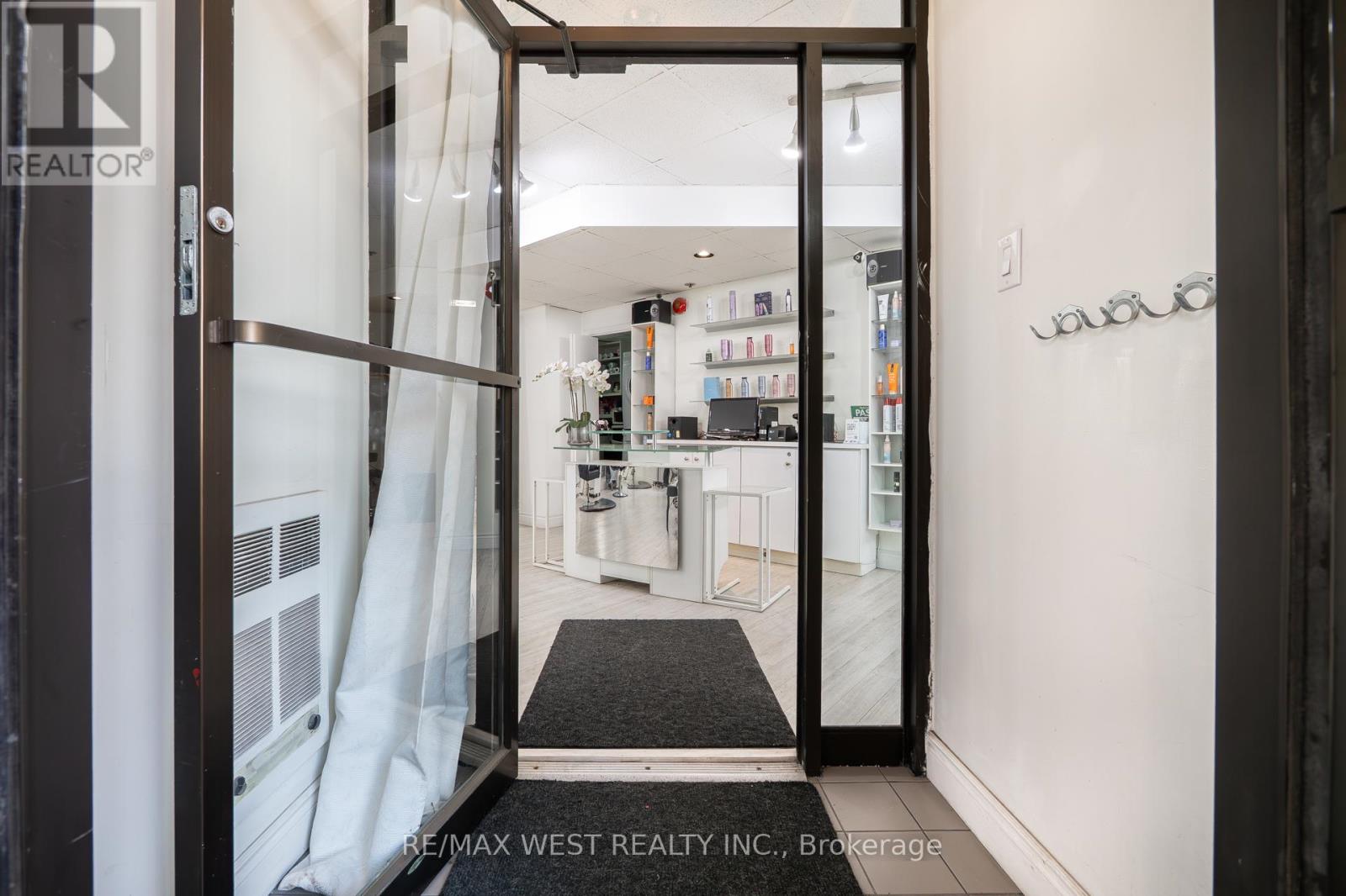 Photo 16 of 1300 Bay Street, Toronto ON