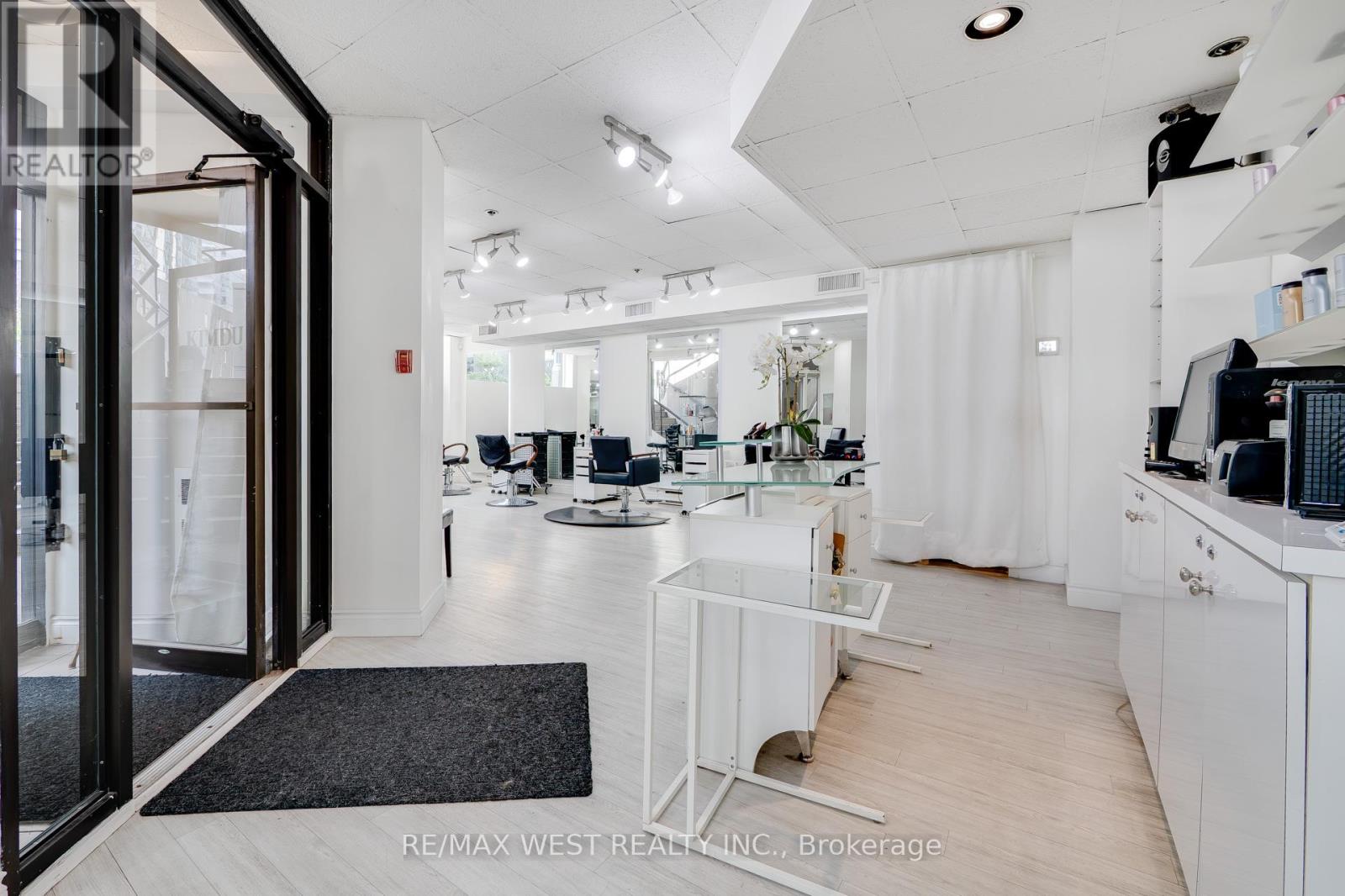 Photo 35 of 1300 Bay Street, Toronto ON