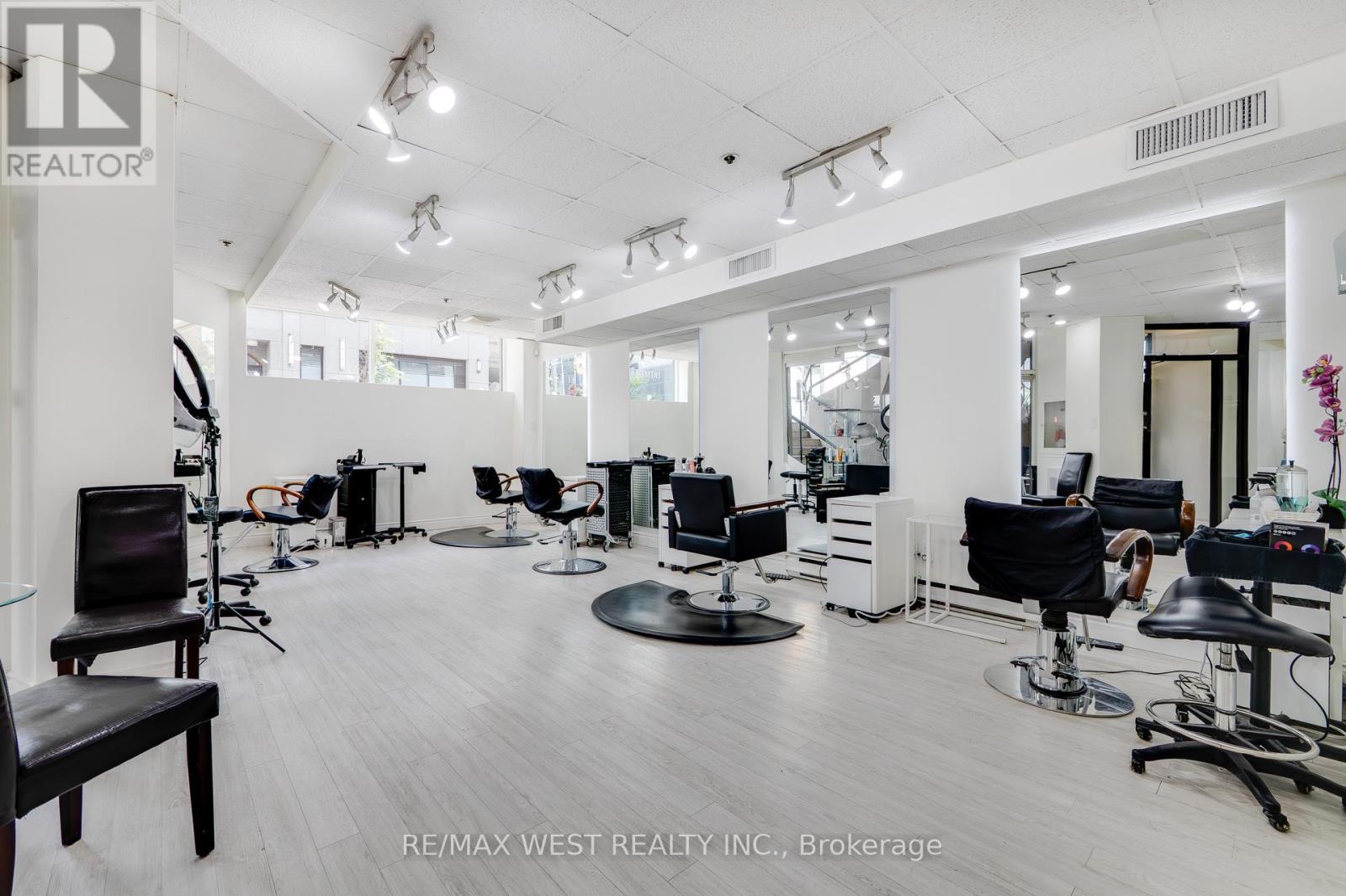 Photo 7 of 1300 Bay Street, Toronto ON