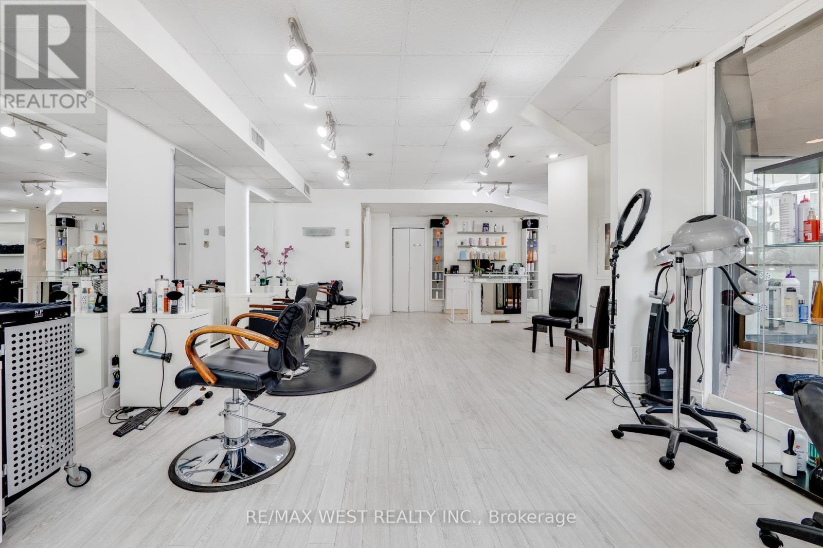 Photo 6 of 1300 Bay Street, Toronto ON